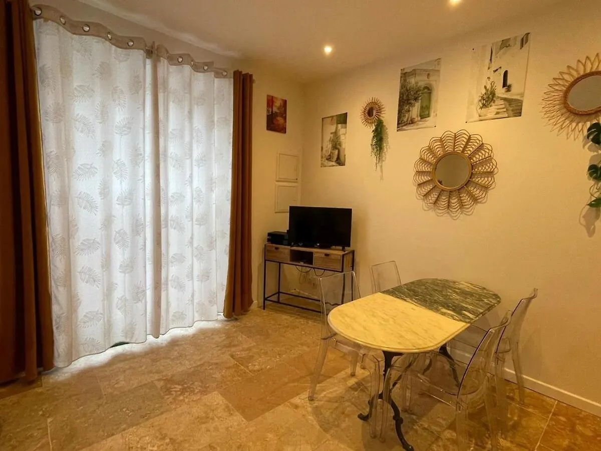 Appartement Au Coeur Du Village Saint-Rome-de-Tarn فرنسا
