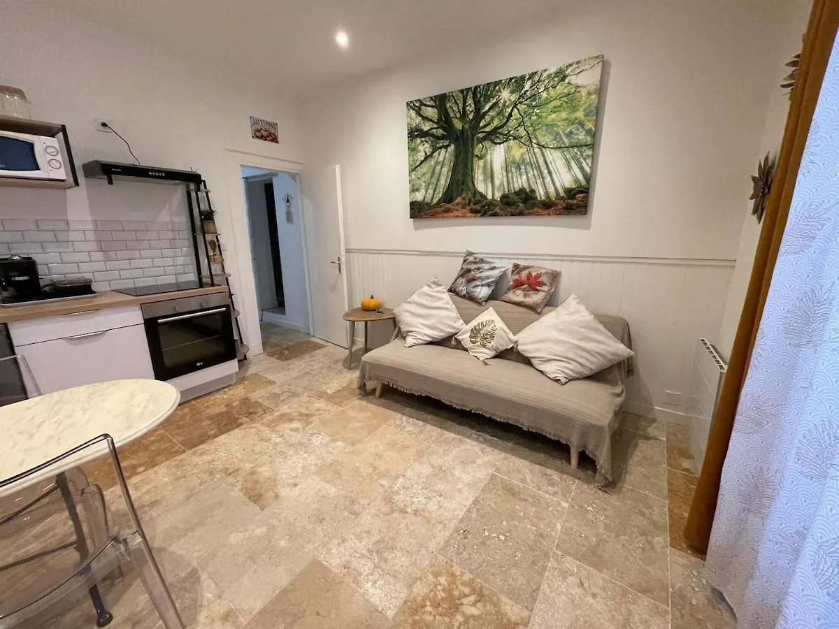 Appartement Au Coeur Du Village Saint-Rome-de-Tarn 0*,  فرنسا
