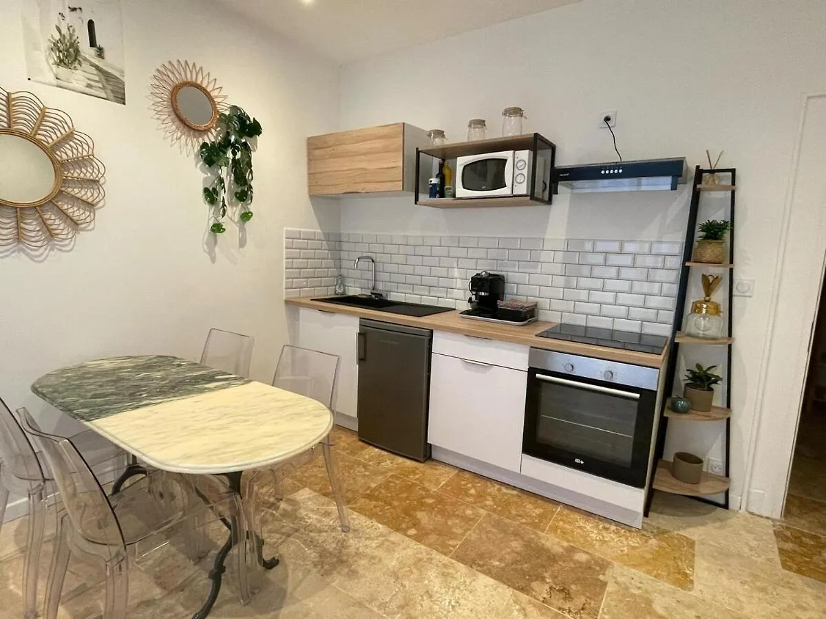 Appartement Au Coeur Du Village Saint-Rome-de-Tarn شقة